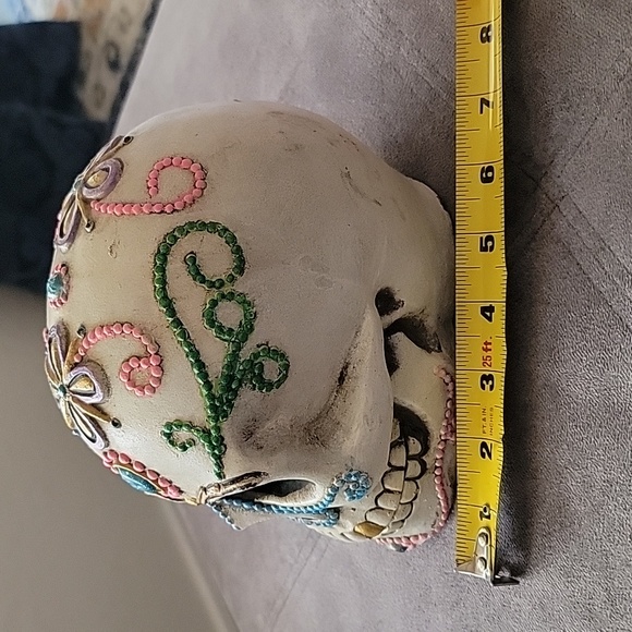 Skull - decorated - Picture 8 of 9